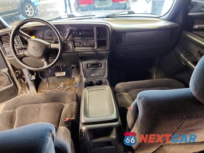 Zdjęcie 8 z 11 samochodu: 2001 CHEVROLET SILVERADO K2500 HEAVY DUTY VIN:1GCHK23131F208370 - miniatura