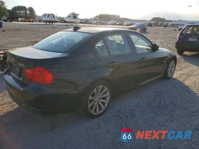 Trzecie zdjęcie samochodu z tyłu: 2011 BMW 328 I VIN:WBAPH7C55BE851513 - miniatura
