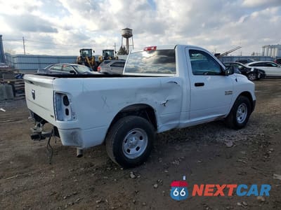 Trzecie zdjęcie samochodu z tyłu: 2017 RAM 1500 ST VIN:3C6JR6AG1HG586666 - miniatura