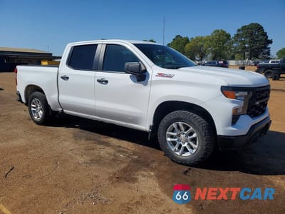 Czwarte zdjęcie samochodu z boku: 2023 CHEVROLET SILVERADO K1500 VIN:2GCUDAED7P1113854 - miniatura