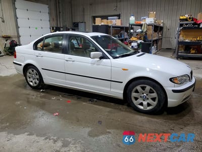 Czwarte zdjęcie samochodu z boku: 2005 BMW 325 I VIN:WBAEV334X5KX12290 - miniatura