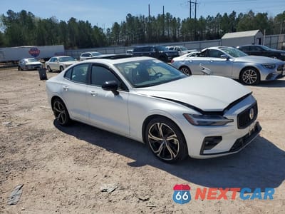 Czwarte zdjęcie samochodu z boku: 2024 VOLVO S60 CORE VIN:7JRL12TK9RG320281 - miniatura
