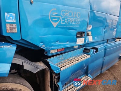 Zdjęcie 10 z 10 samochodu: 2015 VOLVO VNL SEMI TRUCK VIN:4V4NC9EH7FN936228 - miniatura