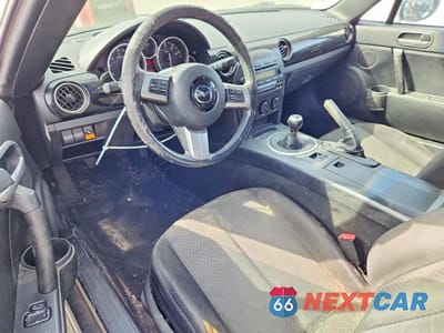 Zdjęcie 8 z 11 samochodu: 2006 MAZDA MX-5 MIATA VIN:JM1NC25FX60115252 - miniatura