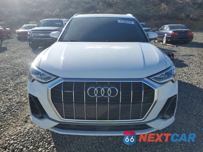 Piąte zdjęcie samochodu w środku: 2020 AUDI Q3 PREMIUM PLUS S-LINE VIN:WA1EECF33L1058428 - miniatura