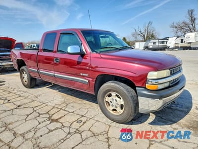 Czwarte zdjęcie samochodu z boku: 2002 CHEVROLET SILVERADO K1500 VIN:2GCEK19T421216069 - miniatura