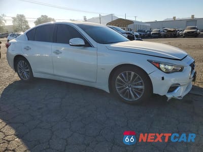Czwarte zdjęcie samochodu z boku: 2018 INFINITI Q50 3.0T LUXE VIN:JN1EV7AP8JM364580 - miniatura