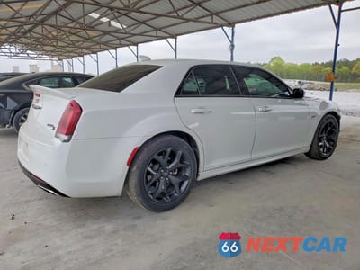 Trzecie zdjęcie samochodu z tyłu: 2022 CHRYSLER 300 S VIN:2C3CCABT7NH134903 - miniatura
