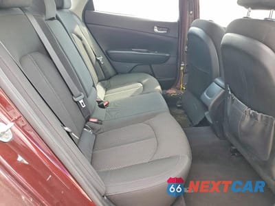 Zdjęcie 10 z 11 samochodu: 2017 KIA OPTIMA LX VIN:5XXGT4L34HG128688 - miniatura