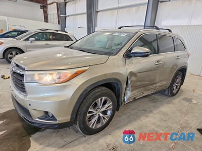 2015 TOYOTA HIGHLANDER XLE 5TDJKRFH8FS102961 - główne zdjęcie licytacji z USA - miniatura