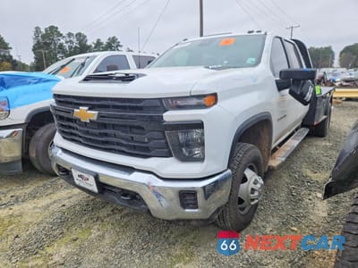 2025 CHEVROLET SILVERADO HD FLATBED TRUCK 1GB4KSEY6SF180420 - główne zdjęcie licytacji z USA - miniatura