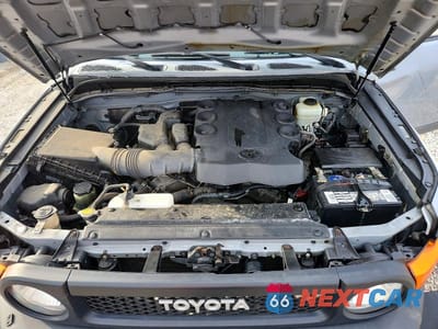 Zdjęcie 12 z 13 samochodu: 2013 TOYOTA FJ CRUISER BASE VIN:JTEBU4BF7DK158640 - miniatura