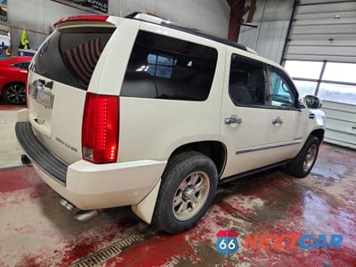 Trzecie zdjęcie samochodu z tyłu: 2008 CADILLAC ESCALADE LUXURY VIN:1GYFK63878R161780 - miniatura