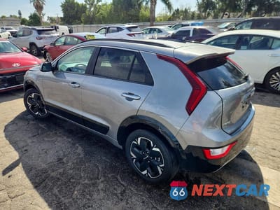 Drugie zdjęcie samochodu z przodu: 2024 KIA NIRO EV WIND VIN:KNDCR3L19R5085932 - miniatura