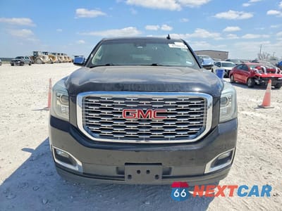 Piąte zdjęcie samochodu w środku: 2019 GMC YUKON XL DENALI VIN:1GKS1HKJ4KR222473 - miniatura