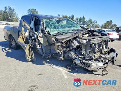 Czwarte zdjęcie samochodu z boku: 2023 NISSAN TITAN SV VIN:1N6AA1EF7PN115807 - miniatura