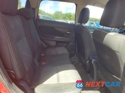 Zdjęcie 11 z 13 samochodu: 2016 MITSUBISHI OUTLANDER SE VIN:JA4AD3A3XGZ012160 - miniatura