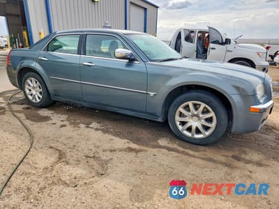 Czwarte zdjęcie samochodu z boku: 2005 CHRYSLER 300C VIN:2C3AA63HX5H507551 - miniatura