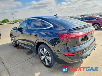 Drugie zdjęcie samochodu z przodu: 2024 AUDI Q8 E-TRON SPORTBACK PREMIUM PLUS VIN:WA1CAAGE7RB005967 - miniatura