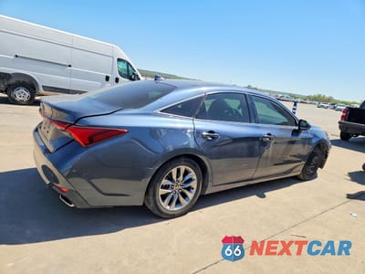 Trzecie zdjęcie samochodu z tyłu: 2022 TOYOTA AVALON XLE VIN:4T1JZ1FB2NU076811 - miniatura