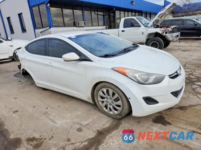 Czwarte zdjęcie samochodu z boku: 2012 HYUNDAI ELANTRA GLS VIN:5NPDH4AE7CH142784 - miniatura