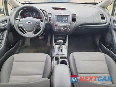 Zdjęcie 8 z 11 samochodu: 2018 KIA FORTE LX VIN:3KPFL4A71JE238761 - miniatura