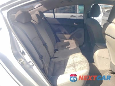 Zdjęcie 10 z 11 samochodu: 2015 KIA FORTE LX VIN:KNAFK4A60F5362692 - miniatura