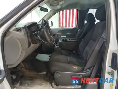 Zdjęcie 7 z 12 samochodu: 2011 CHEVROLET SILVERADO C1500 VIN:1GCRCPEX3BZ101738 - miniatura