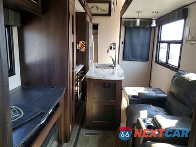 Zdjęcie 6 z 10 samochodu: 2019 JAYCO SLIDE IN VIN:1UJCJ0BV2K1LL0223 - miniatura