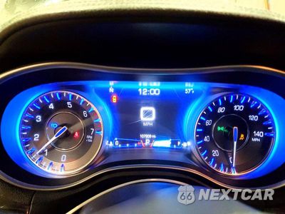 Zdjęcie 9 z 12 samochodu: 2016 CHRYSLER 300 LIMITED VIN:2C3CCAAG8GH207686 - miniatura