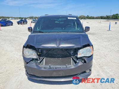 Piąte zdjęcie samochodu w środku: 2017 DODGE GRAND CARAVAN SXT VIN:2C4RDGCG6HR546378 - miniatura