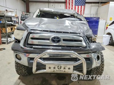Piąte zdjęcie samochodu w środku: 2013 TOYOTA TUNDRA GRADE VIN:5TFEM5F15DX052129 - miniatura
