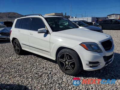 Czwarte zdjęcie samochodu z boku: 2015 MERCEDES-BENZ GLK 350 VIN:WDCGG5HB6FG407568 - miniatura