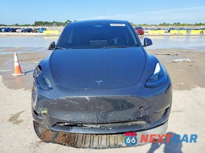 Piąte zdjęcie samochodu w środku: 2023 TESLA MODEL Y VIN:7SAYGDED8PF959484 - miniatura
