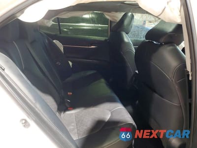 Zdjęcie 10 z 12 samochodu: 2022 TOYOTA CAMRY HYBRID XSE VIN:4T1K31AK6NU044442 - miniatura