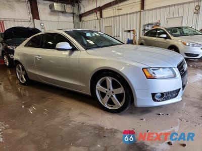 Czwarte zdjęcie samochodu z boku: 2009 AUDI A5 QUATTRO VIN:WAUDK78T69A009969 - miniatura