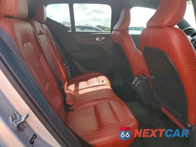Zdjęcie 11 z 13 samochodu: 2019 VOLVO XC40 T5 MOMENTUM VIN:YV4162UK7K2123020 - miniatura