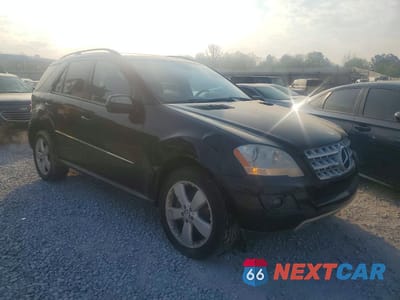 Czwarte zdjęcie samochodu z boku: 2009 MERCEDES-BENZ ML 350 VIN:4JGBB86E59A499904 - miniatura