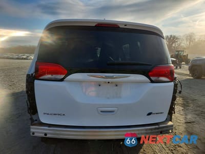 Zdjęcie 6 z 13 samochodu: 2018 CHRYSLER PACIFICA HYBRID LIMITED VIN:2C4RC1N79JR183478 - miniatura