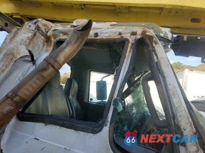 Zdjęcie 9 z 10 samochodu: 2017 INTERNATIONAL 7300 DIGGER DERRICK TRUCK VIN:3HAWBMMN4HL655323 - miniatura