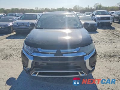 Piąte zdjęcie samochodu w środku: 2019 MITSUBISHI OUTLANDER SE VIN:JA4AZ3A36KZ039348 - miniatura