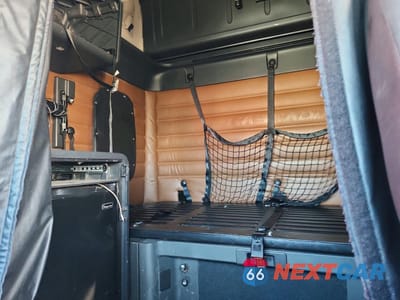 Zdjęcie 6 z 10 samochodu: 2022 FREIGHTLINER CASCADIA 126 SEMI TRUCK VIN:3AKJHHDR5NSNB4638 - miniatura