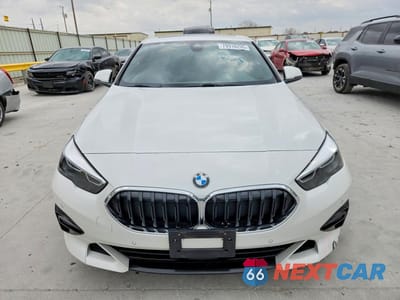 Piąte zdjęcie samochodu w środku: 2024 BMW 228XI VIN:WBA73AK0XR7R12970 - miniatura