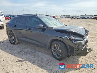 Czwarte zdjęcie samochodu z boku: 2024 CHEVROLET TRAX 1LT VIN:KL77LHE2XRC246092 - miniatura