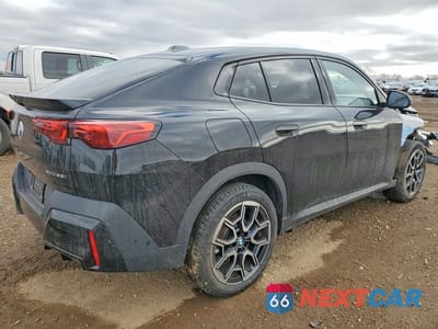 Trzecie zdjęcie samochodu z tyłu: 2026 BMW X2 XDRIVE28I VIN:WBX63GM0XT5421528 - miniatura