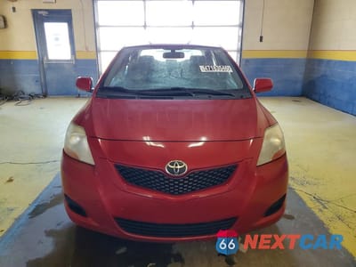 Piąte zdjęcie samochodu w środku: 2010 TOYOTA YARIS BASE VIN:JTDBT4K3XA1373556 - miniatura