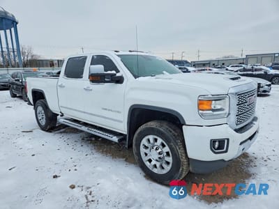 Czwarte zdjęcie samochodu z boku: 2019 GMC SIERRA K2500 DENALI VIN:1GT12SEY6KF144192 - miniatura