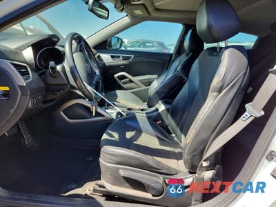 Zdjęcie 7 z 12 samochodu: 2013 HYUNDAI VELOSTER BASE VIN:KMHTC6AD0DU167395 - miniatura