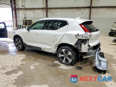 Drugie zdjęcie samochodu z przodu: 2025 VOLVO XC40 PLUS VIN:YV4L12UE5S2589790 - miniatura