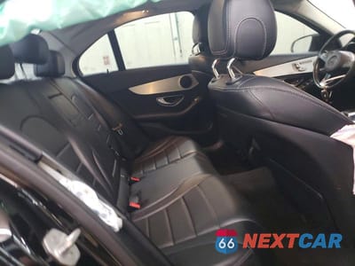 Zdjęcie 10 z 12 samochodu: 2016 MERCEDES-BENZ C 300 4MATIC VIN:55SWF4KB9GU142582 - miniatura